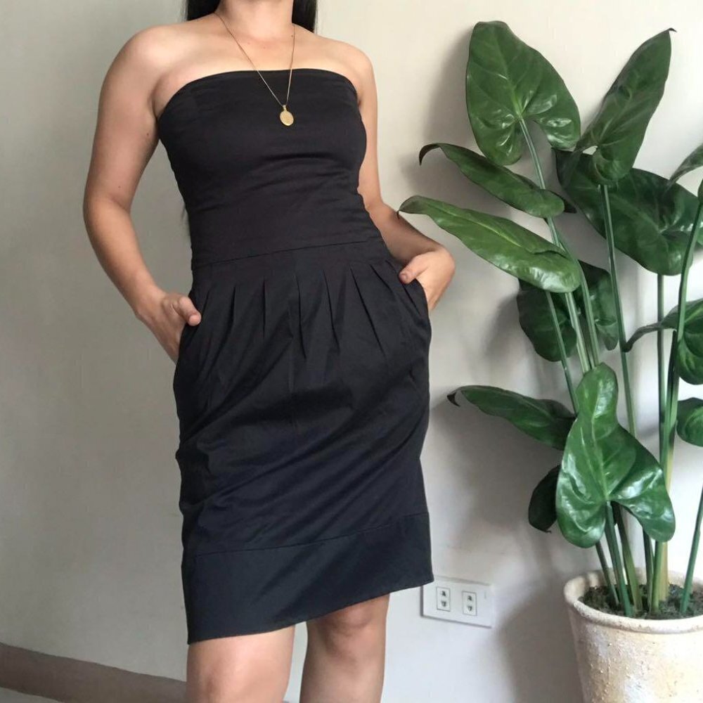 Club Monaco Women Black LBD Tube Strapless Pleated Mini Cocktail Dress Size 0